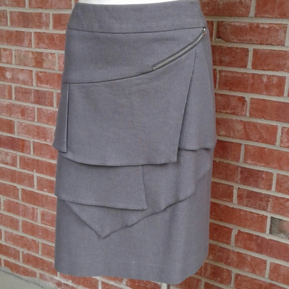 Larry Levine Dresses & Skirts - Larry Levine Charcoal Pleat-Tiered Stretch Skirt